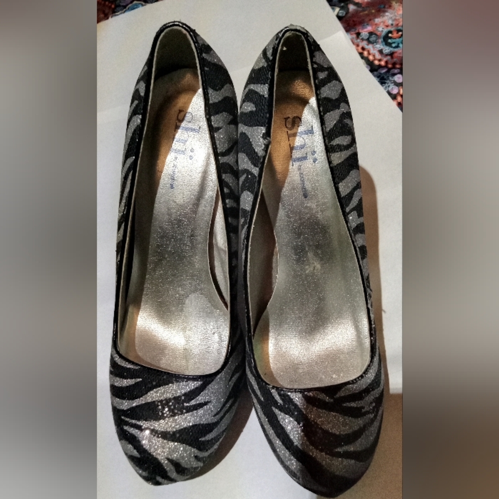 Shi By Journey’s Zebra 🦓 Sparkle Heels